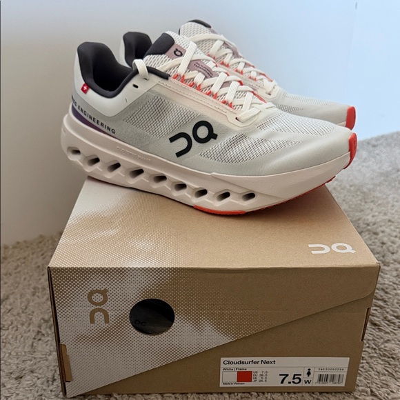 On Running Shoes - On Running Shoes in White and Red